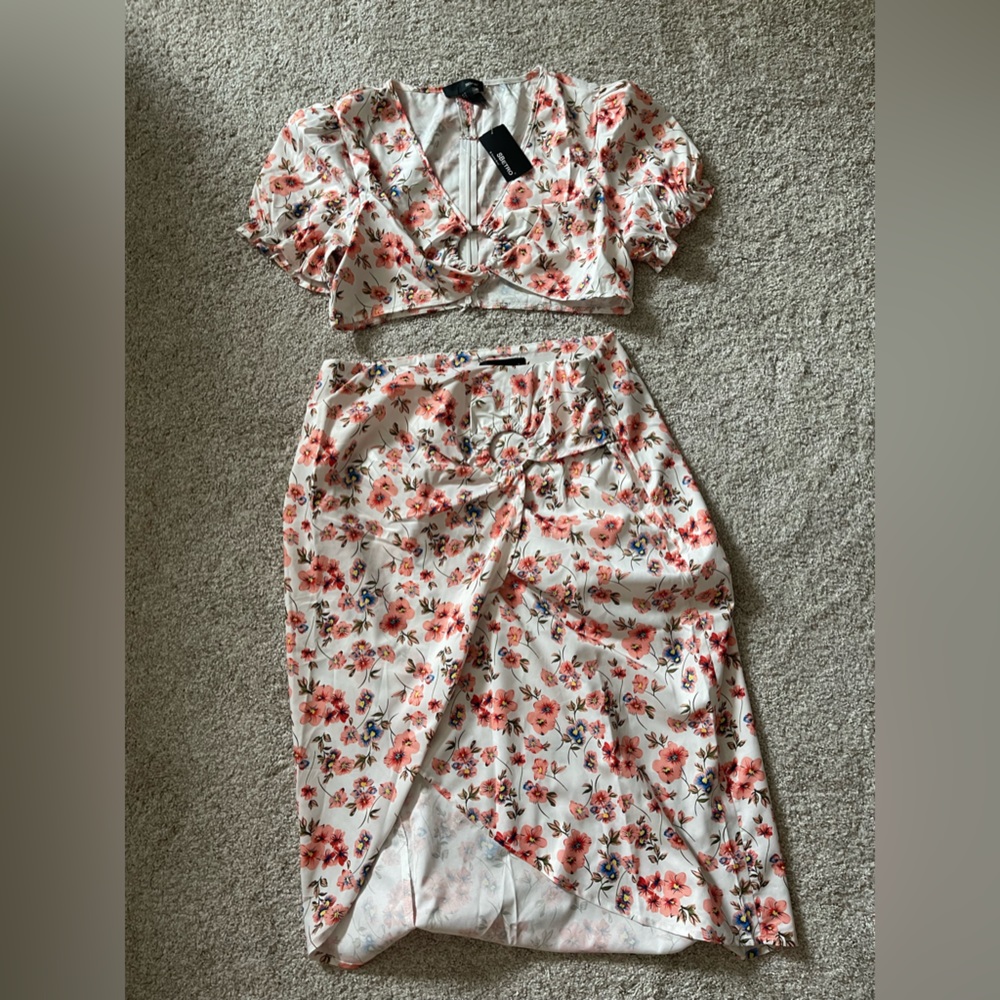 Two piece set - Picture 2 of 2